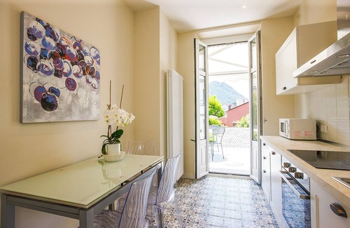Intra Apartamento | 3½-room apartment with pool and balcony in a sunny location