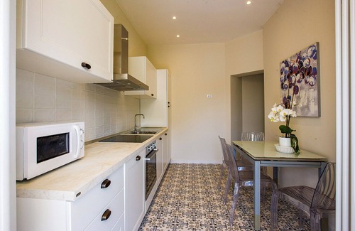 Intra Apartamento | 3½-room apartment with pool and balcony in a sunny location