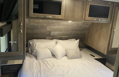 Berwick Casa | 31' Coleman RV at River Oaks RV Park