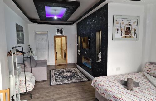 St George's Quarter Apartamento | 31 London Road Liverpool Studio Sleeps 4