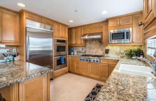 Corona del Mar Casa | 310 and a half Iris Ave