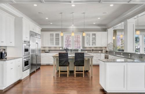 Isle of Palms Casa | 3100 Palm Boulevard by AvantStay Beachfront Ocean Views Private Pool