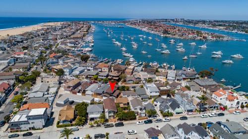 Balboa Peninsula Casa | 318 Lindo Ave