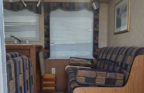 Ronda Casa | 32 foot trailer camper