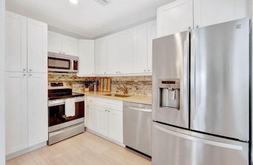Hendricks and Venice Isles Apartamento | 320-1 Las Olas Boulevard