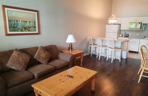 Delavan Lake Condominio | 320- Suite de 1 habitación