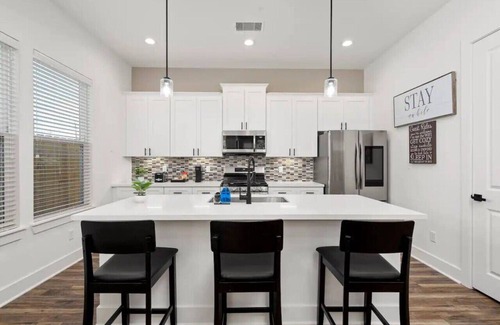 Northside Casa | 320) Perfect for a girls trip