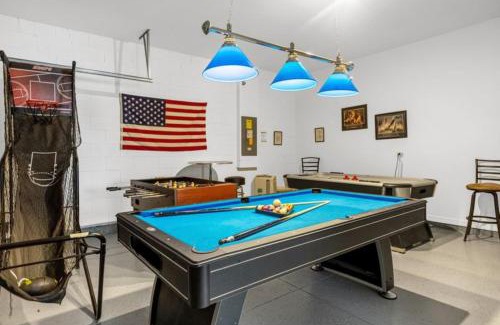 Windwood Bay Casa | 325 6Br - Modern two storie home with games