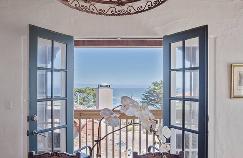 Pacific Grove Casa | 3263 Villa By The Sea 3 Bedroom Townhouse by Redawning