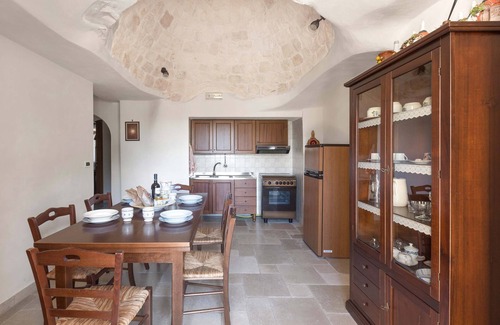 Ostuni Cabaña | 3279 Trullo Due Coni by BarbarHouse