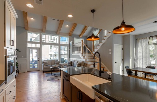 Long Neck Casa | 32904 Shadeland - Brand new in the Peninsula