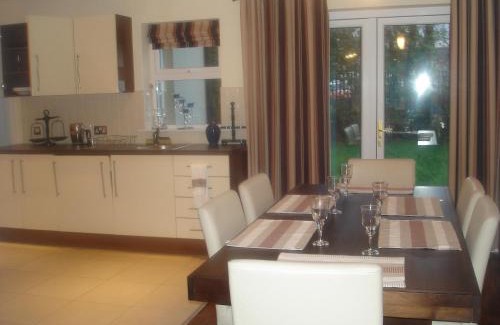 Kenmare Casa | 33 ArdMullen Townhouse X Davitt's Guesthouse & Restaurant Kenmare