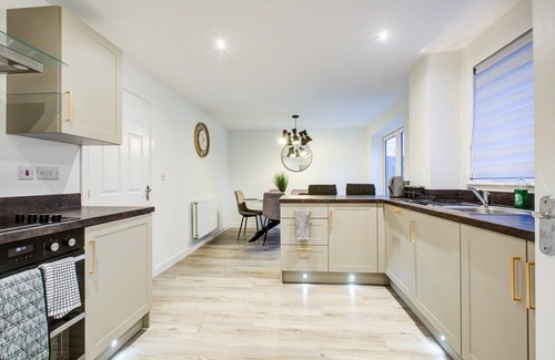 Colchester Casa | 33 CRANESBILL CLOSE, pet friendly, with a garden in Colchester