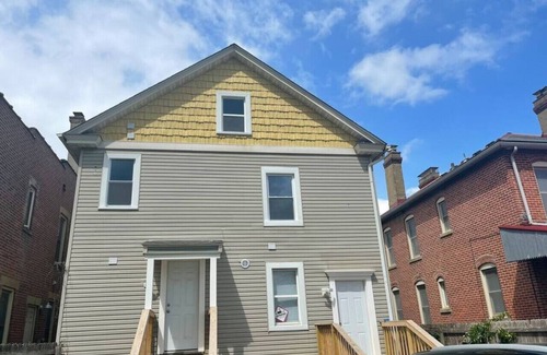 Merion Village Apartamento | 33 W. Moler (Upstairs ) · Modern Chic in German Village & Merion Village Area