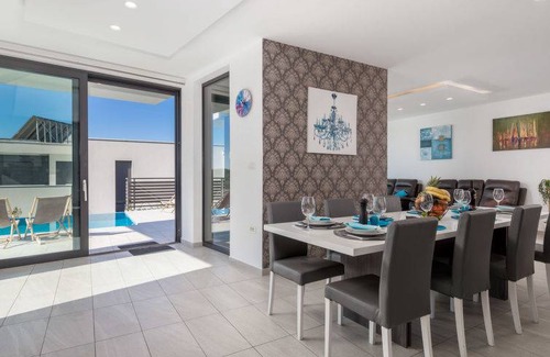 Zurkovo Casa | 330 m² Casa ∙ 5 habitaciones ∙ 14 personas