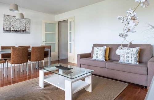 Diagonal Mar i el Front Maritim del Poblenou Apartamento | 336 Beach Apartment w/Pool & Terrace
