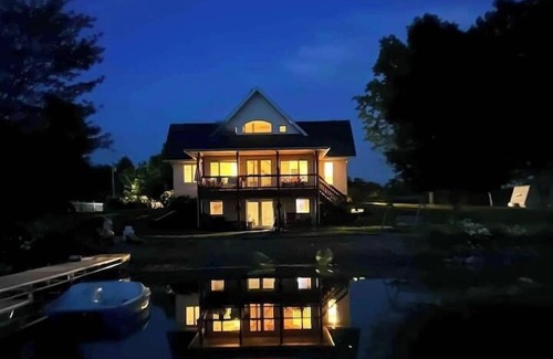 Lake Casa | 336) Beautiful home with View