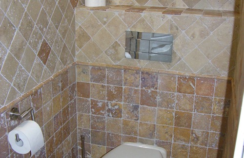 Rousson Cama Y Desayuno | 33m² guest room with Italian shower and separate WC
