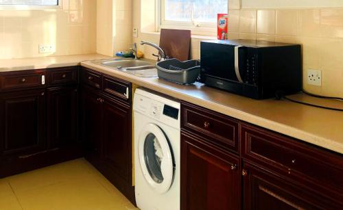 Stanwell Casa | 33SM Dreams Unlimited Serviced Accommodation- Staines - Heathrow