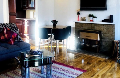 Stanwell Casa | 33SM12 Dreams Unlimited Serviced Accommodations Staines