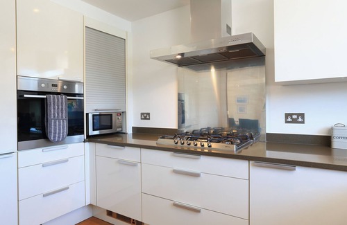 Dartmouth Cabaña | 34 Dart Marina