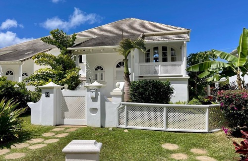 Westmoreland Casa | # 34 Forest Hills. Una impresionante villa de 4 dormitorios con fabulosas vistas