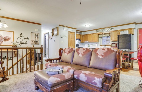 California Casa | 34 Mi to Ark Encounter: Kentucky Family Farmhouse