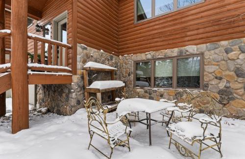 Three Peaks Casa | 341 Black Hawk Circle by Summit County Mountain Retreats