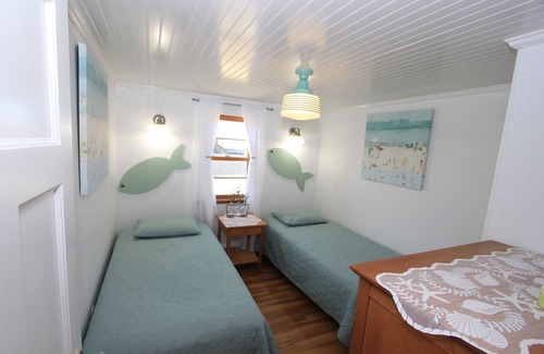 Sagamore Beach Cabaña | 343 Phillips Rd SD19
