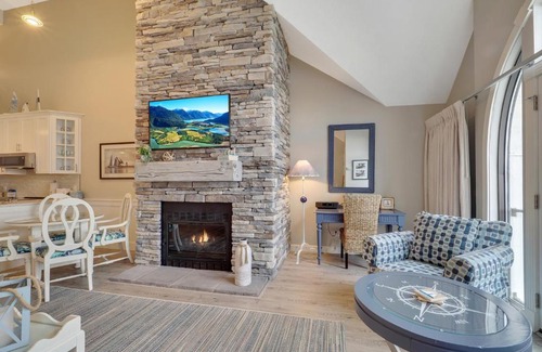 Charlevoix Casa | 344 Edgewater Inn