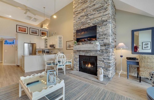 Charlevoix Casa | 344 Edgewater Inn
