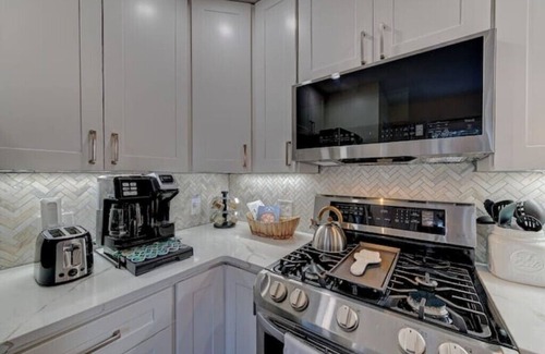 Pittsfield Casa | 345 Cozy Stay! 1.5 Miles to Pontoosuc Lake