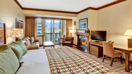 Stowe Area Complejo | 347 Lodge At Spruce Peak Ski In Ski In Ski Out King Studio By Stowe Mountain Rentals