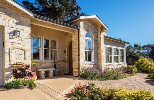Del Rey Oaks Casa | 3485 Avalon by the Sea home