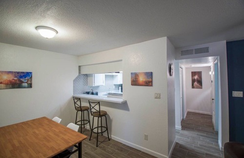 Casa Grande Condominio | Casa Grande Condominio de confort moderno con capacidad para 3 complejos w piscina exuberante paisaje