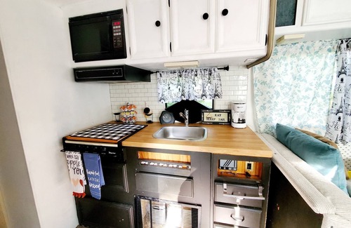 New Haven Casa | 34ft Mobile Home Near Yale U