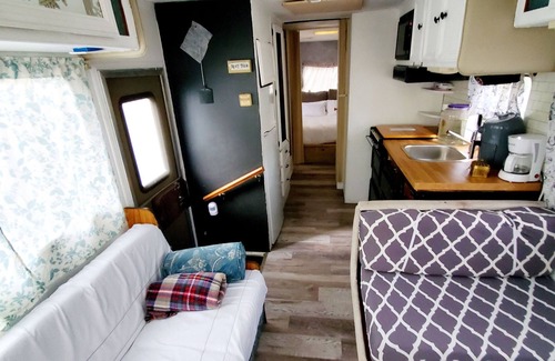 New Haven Casa | 34ft Mobile Home Near Yale U
