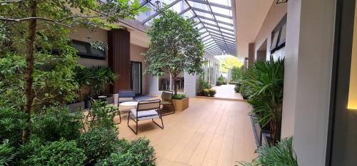 Bang Phlat Hotel | 35 Bow Hotel