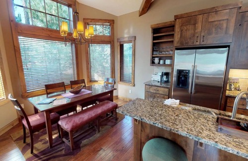 Sunriver Cabina | Cabina de 35 caldera: Cabina de 3 dormitorios / 4 baños en Bend, capacidad para 8