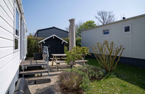 Municipality of Veere Chalet De Esquí | 35 m² Chalet ∙ 2 habitaciones ∙ 4 huéspedes