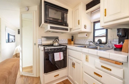 Canoncito Casa | 35' RV- Glamping |Firepit |Private| 15min to Plaza