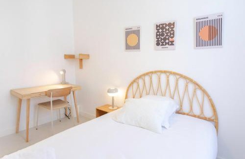 La Madeleine Apartamento | #35 Suite Carlone 5min from the beach AC & Terrace