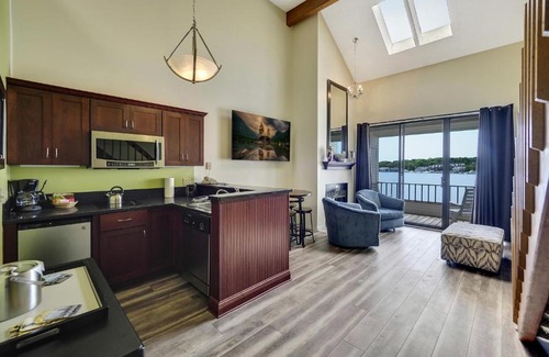 Charlevoix Casa | 350 Edgewater Inn