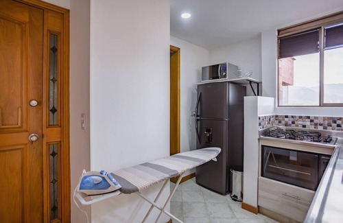 La Aguacatala Apartamento | 350MB WiFi Hermosa vista de Medellín con A/C