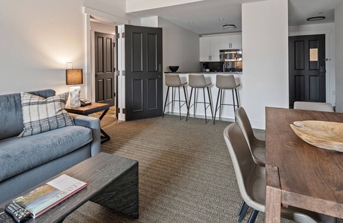 Stowe Area Cabina | 351C| 3 bdrm | 3rd Floor Pool And Mountain Views | Lodge At Spruce Peak