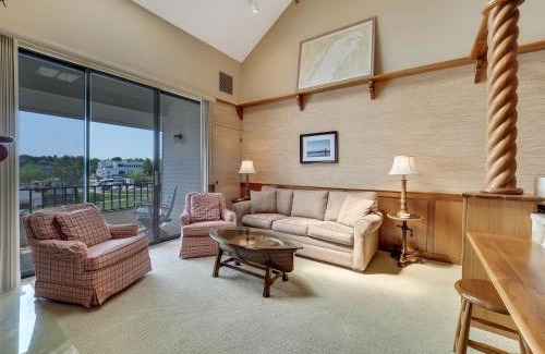 Charlevoix Casa | 355 Edgewater Inn