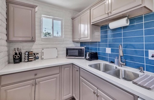 Carlsbad Apartamento | Comfortable Carlsbad 2BR Beach Home Walk to Beach