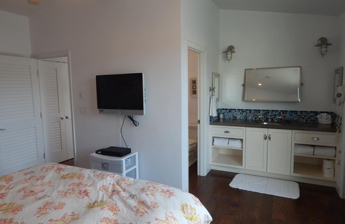 Avila Beach Condominio | 359 1st Street 1 Bedroom Condo by Redawning