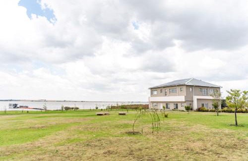Metsimaholo Casa | 36 Emanzini Villa