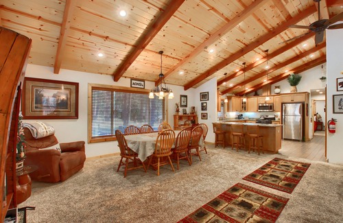 North Wawona Cabina | Larkspur Lair - ¡Consigue tu naturaleza!